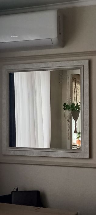 Продается зеркало.