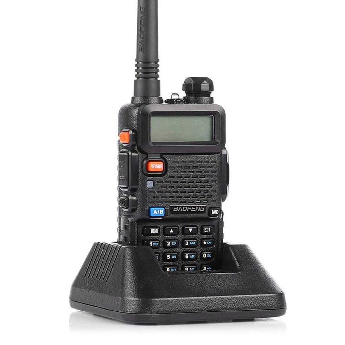 8W НОВ Гаранция Радиостанции Радиостанция Baofeng UV 5R walkie talkie