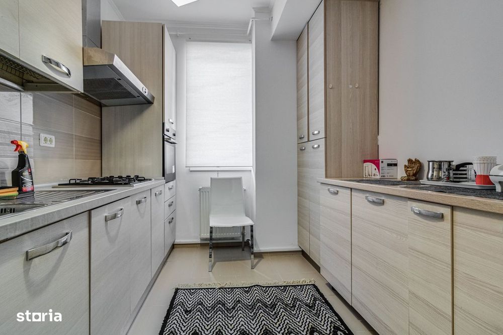 3 camere, LUMINOS, 100 mp + gradina 150 mp, View SUPERB,  Parcare!