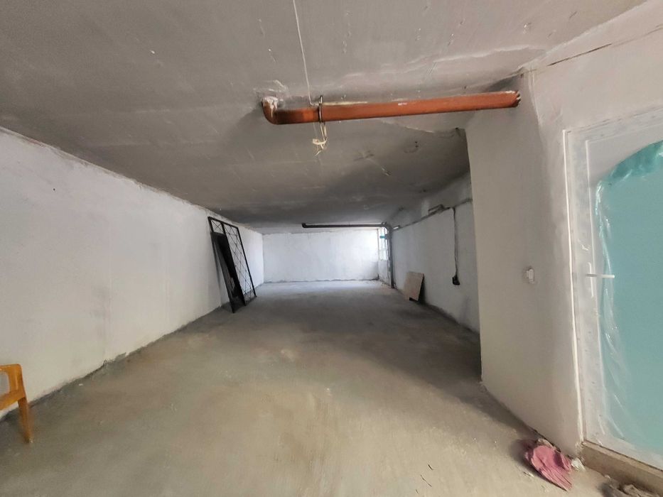 Дава се под наем Гараж / Паркомясто в София, Център - 102 кв.м за 420 € - Снимка #3