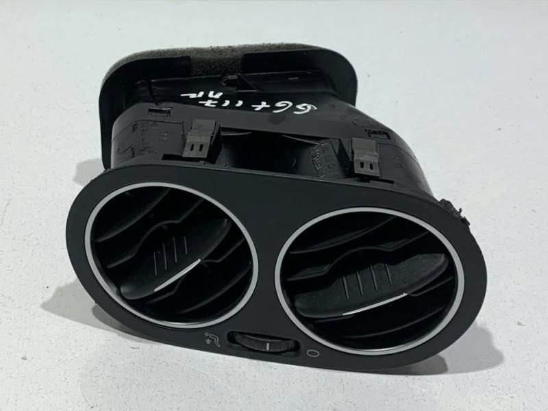 Grila ventilatie dreapta fata Volkswagen Golf 6 plus 5M0819710 Hatchba