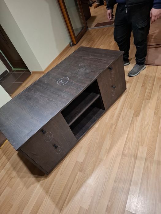 Vând măsuță detalii in privat