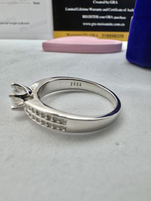 Сребърен пръстен с мойсанит ( диамант ) 0.5 карата