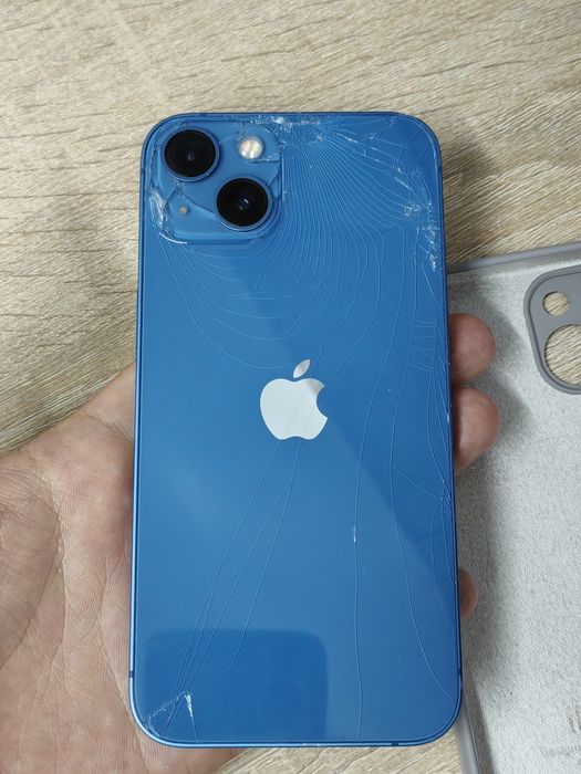 iPhone 13  128Гб