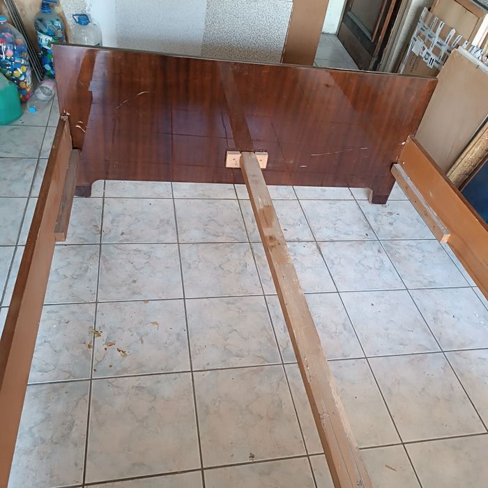 Поставка за матрак от дърво