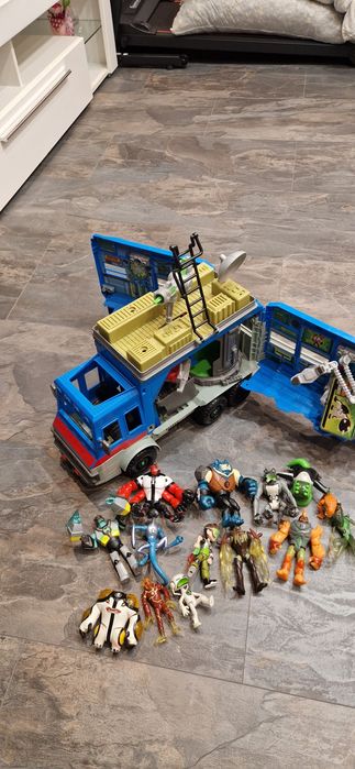 Каравана Ben 10 и герои
