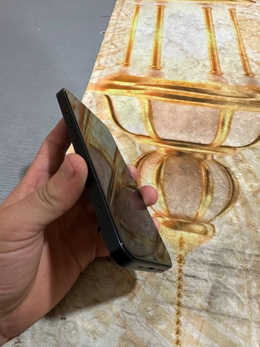 Iphone 13 midnight  dak karobka bor yomkost 99%