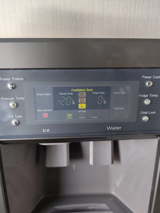 Хладилник side by side Samsung