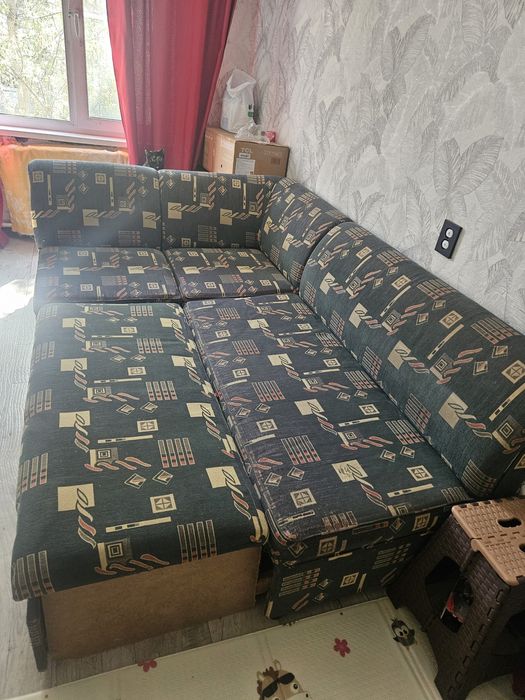 Отдам бесплатно диван