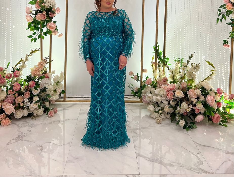 Вечернее платье сшито на заказ