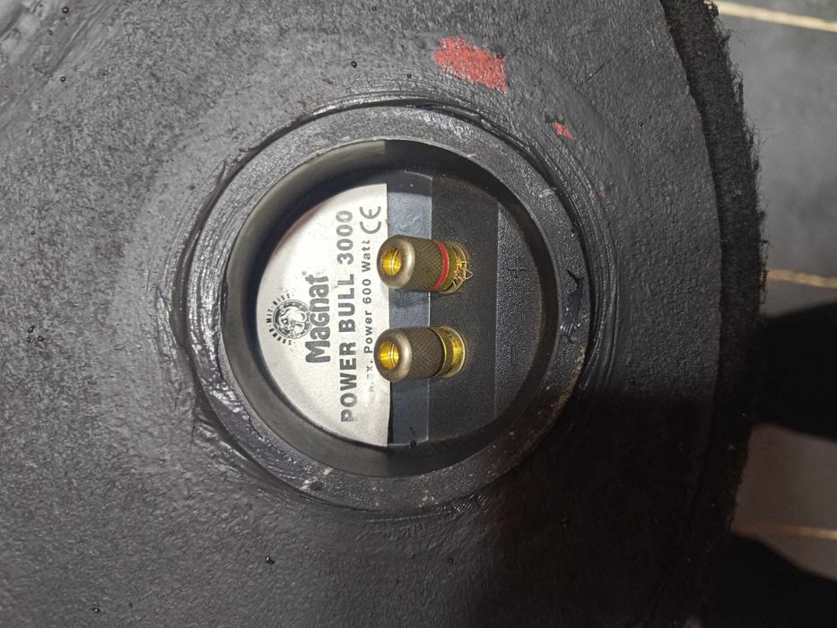 Продавам Бас каса magnat powerbul 3000 и усилвател