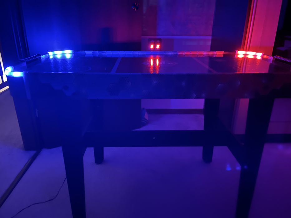 Masă de air-hockey