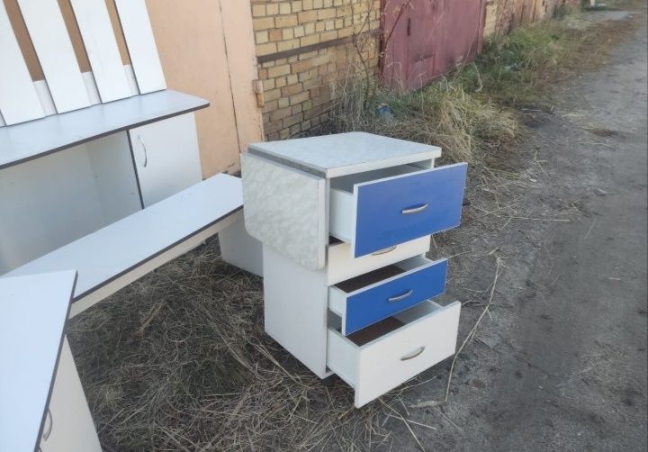 Продам офисную мебель 50000т