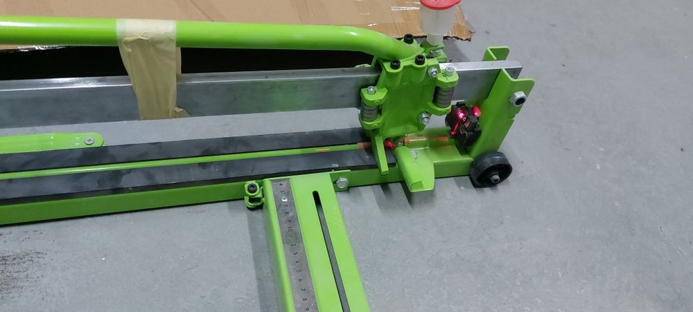 Masina taiat faianta ca NOUA