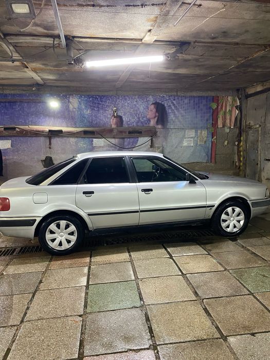 Продам Ауди 80 б4 2.3 5ц