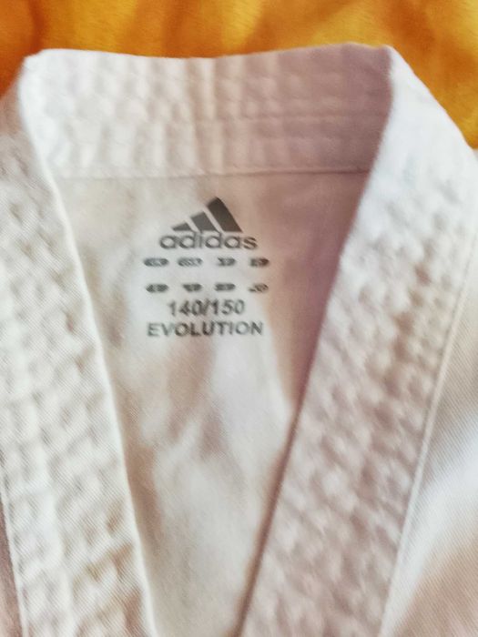 Кимоно за карате Adidas Evolution, WKF одобрено за състезания, размер - 140-150