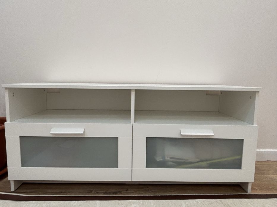 Продам новую тумбу под тв
