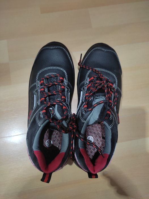 Спец ботинка сатылады