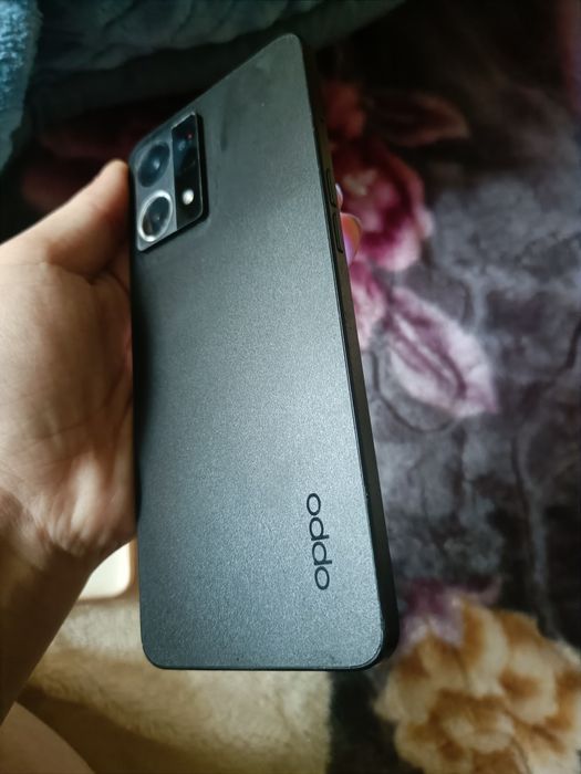 Продам телефон OPPO Reno7 8/128 ГБ