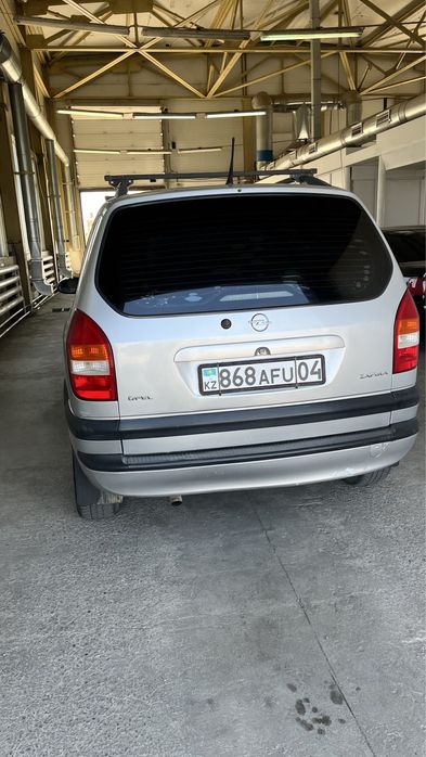 Продам машину зафиру опель
