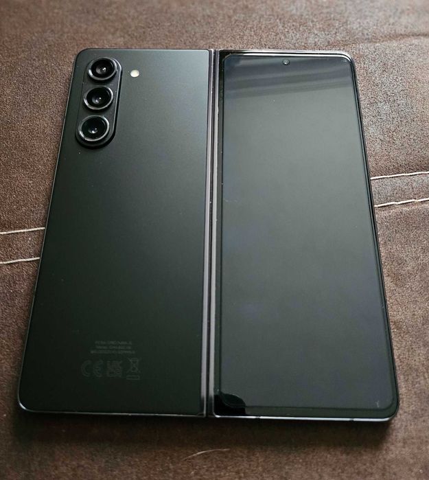 Samsung Galaxy Z Fold 5 5G – 512GB / 12GB RAM – Blek