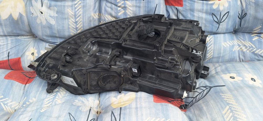 Far stânga+dreapta  Volkswagen Golf 7 ful led facelift