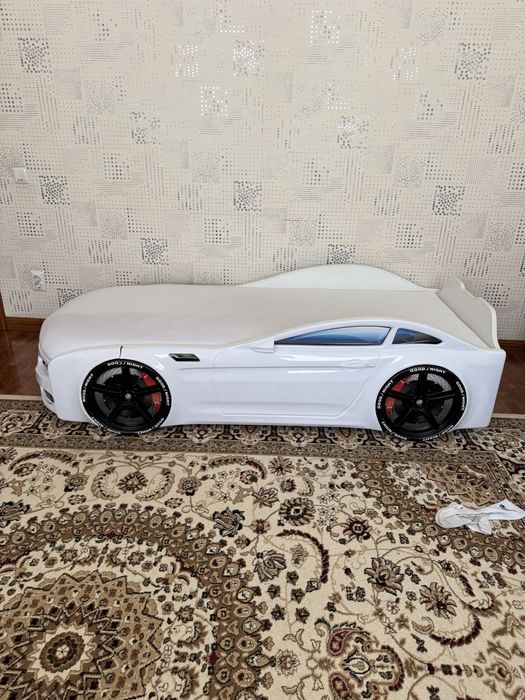 Кровать детская машина