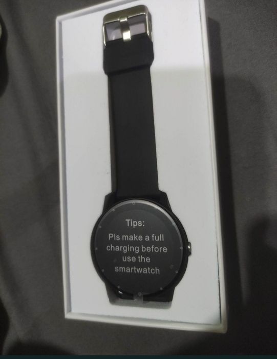 Smartwatch IOS Android cu folie pe el