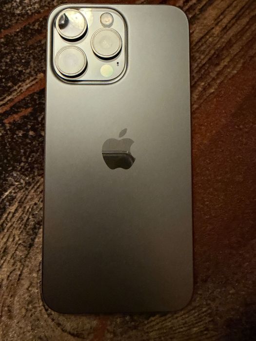 iPhone 15 Pro Max с гаранция