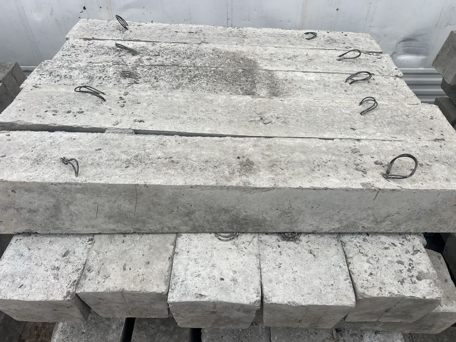 Столбик.   1.20 метр бетонный