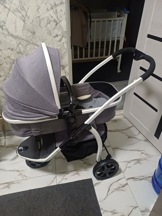 Продаётся фирменный коляска Seebaby korito