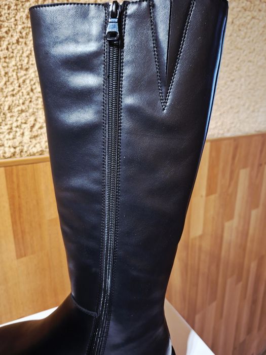 Оригинални ботуши на Patrizia pepe