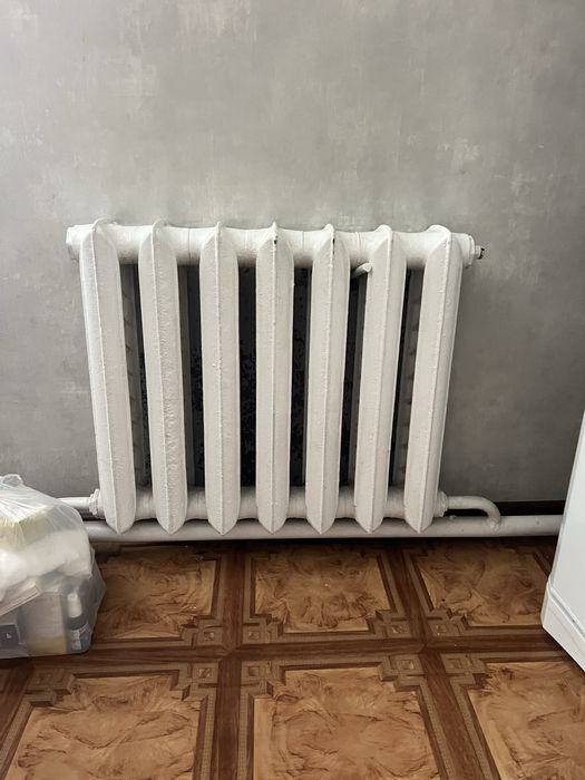 Продам чугунный батарей