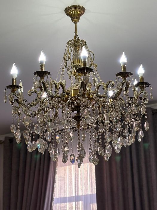 Люстра для зала в отличным состоян