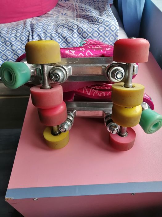 Детски ролкови кънки + протектори