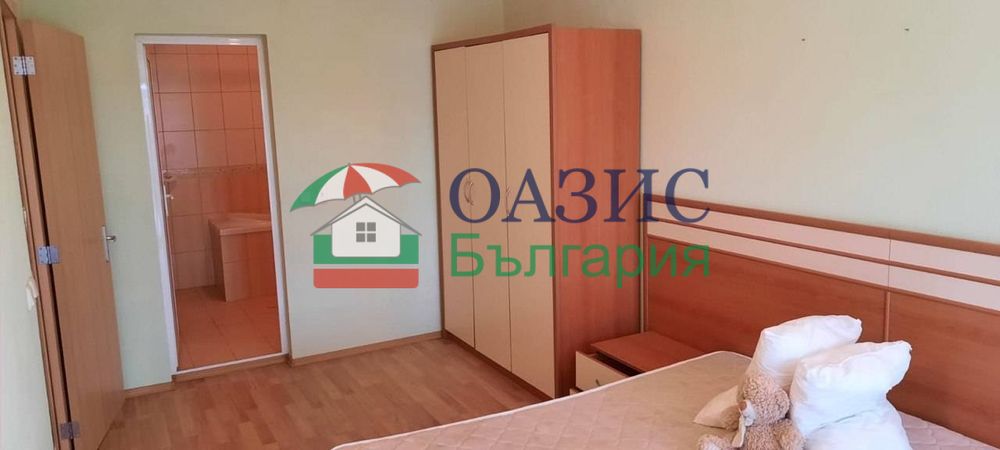 Осем двуетажни къщи в село Рогачево, Балчик, близо до Албена, площ на