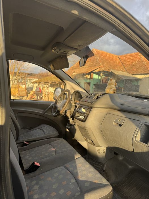 Mercedes-benz vito neagra
