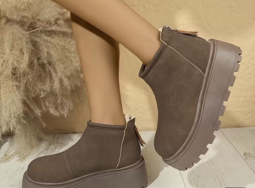 Женская ботинка