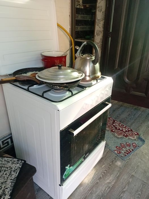 Яшнобод 1/1/9 Кадешва бозори  олдида 1-хонаси берилади хозайкали квар