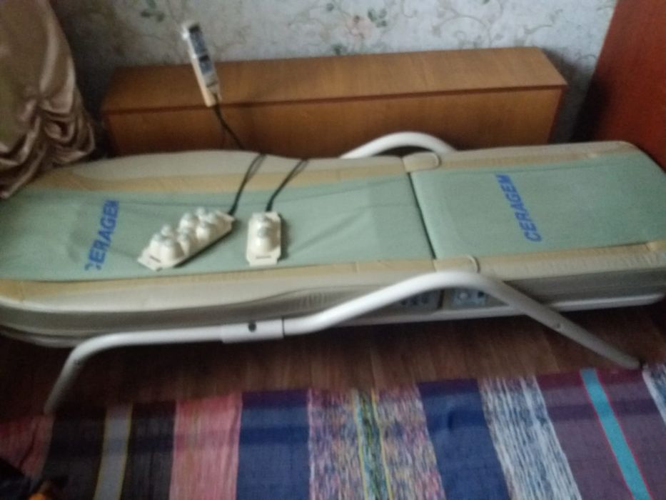 Массажная кушетка