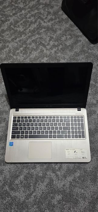 Vand 2 laptop-uri ACER si ASUS, separat sau impreuna