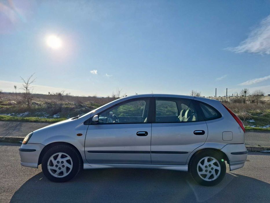 Nissan Almera Tino, 2003г.