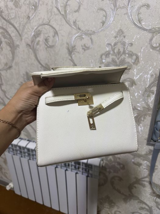 Ayollar Sumkasi sotiladi  50 ming sum.