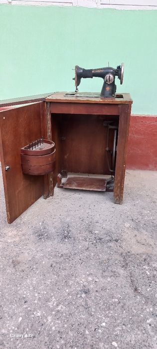 Тикув машина.б/у.оёкда ишлайди 350 минг ками бор