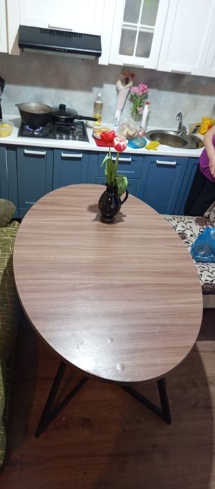 Продам кухонный стол 160х100х75