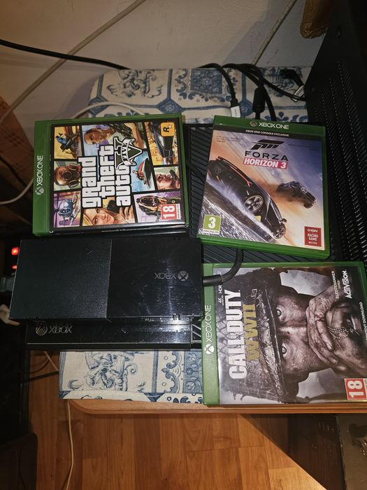 Vând xbox one ca nou