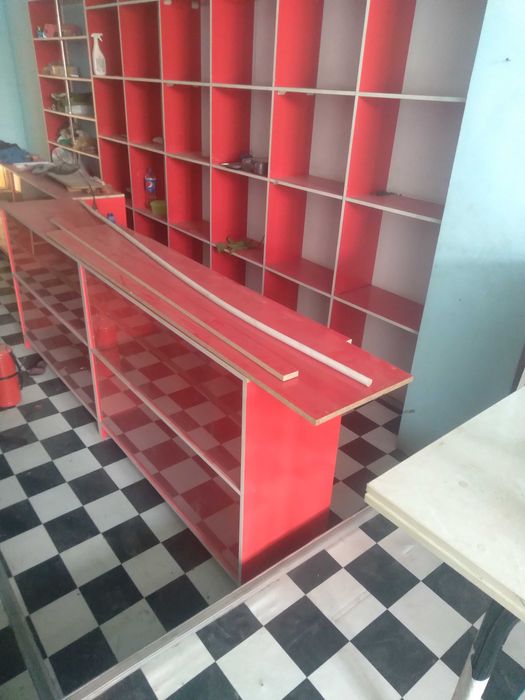 Magaziningiz uchun prilavkalar