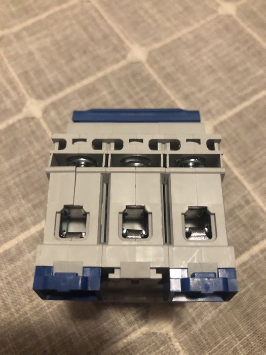 Автоматичен модулен прекъсвач Chint NB1-63H C63A