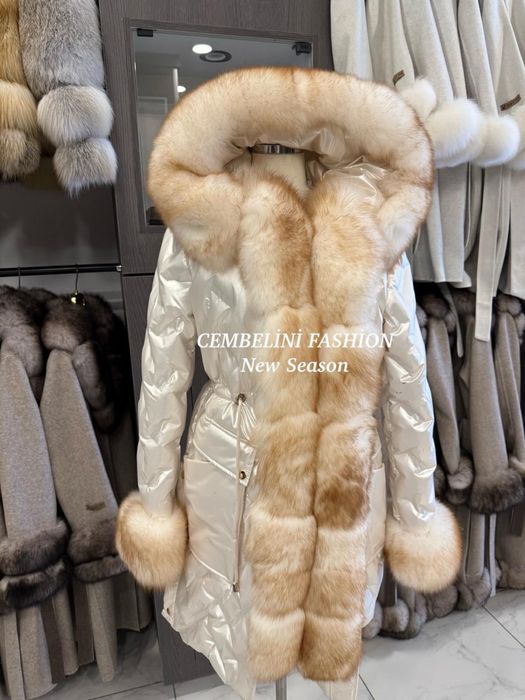 Parka cu blana naturala de vulpe, marimi XS, S si M.