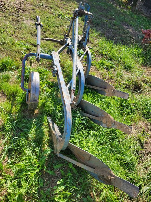 Vand cauciucuri 12,4/11-24,semanatoare SPC 4,plug 3 tripite Overum